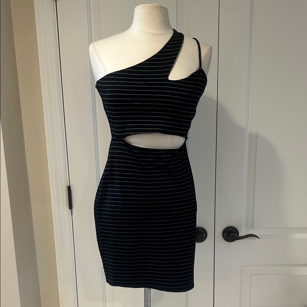 Black Striped One-Shoulder Dress - Picture 3 of 10